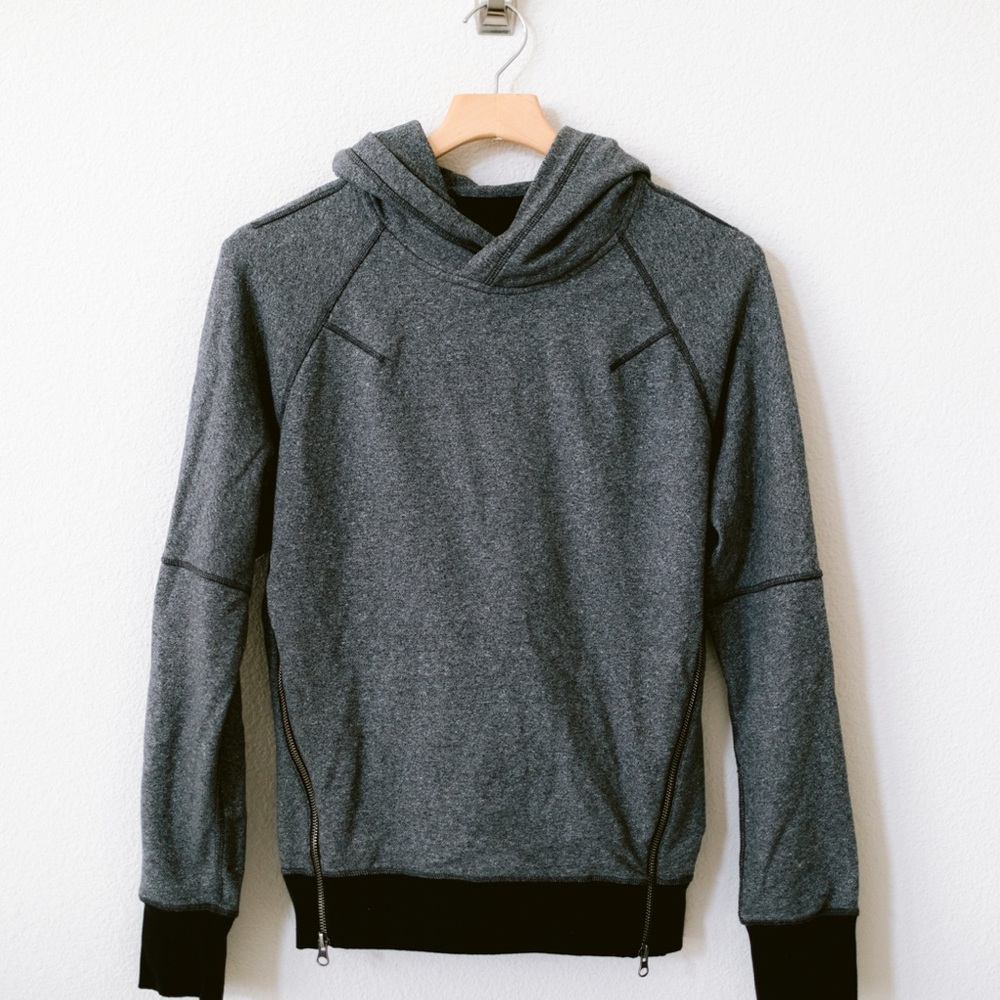Lululemon Om & Roam Pullover in Speckled Black